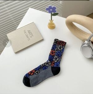 Floral Patterned Gray Socks